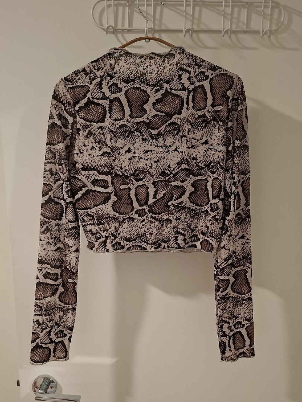 Y2K Brown & Tan Sheer Snakeskin Mockneck Lettuce-hem Crop Top (Size S) - Picture 6 of 6